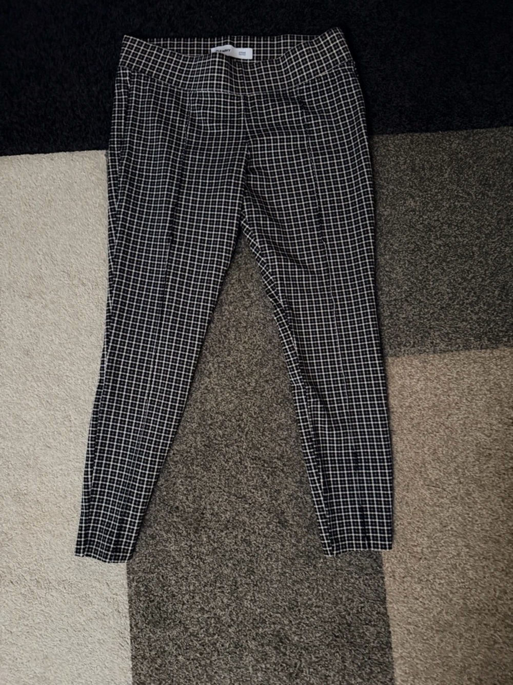 Women’s Old Navy Stevie high rise houndstooth ankle pencil pants in Size Large